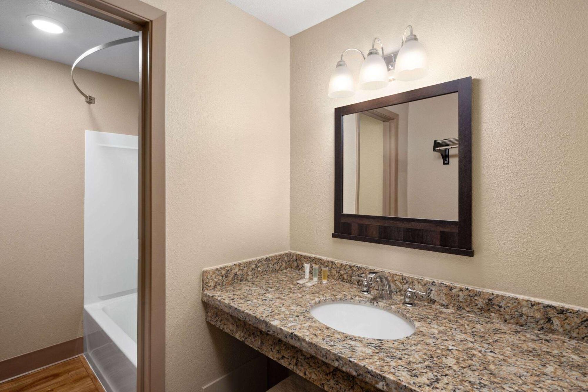 Hotel Super 8 By Wyndham 3*