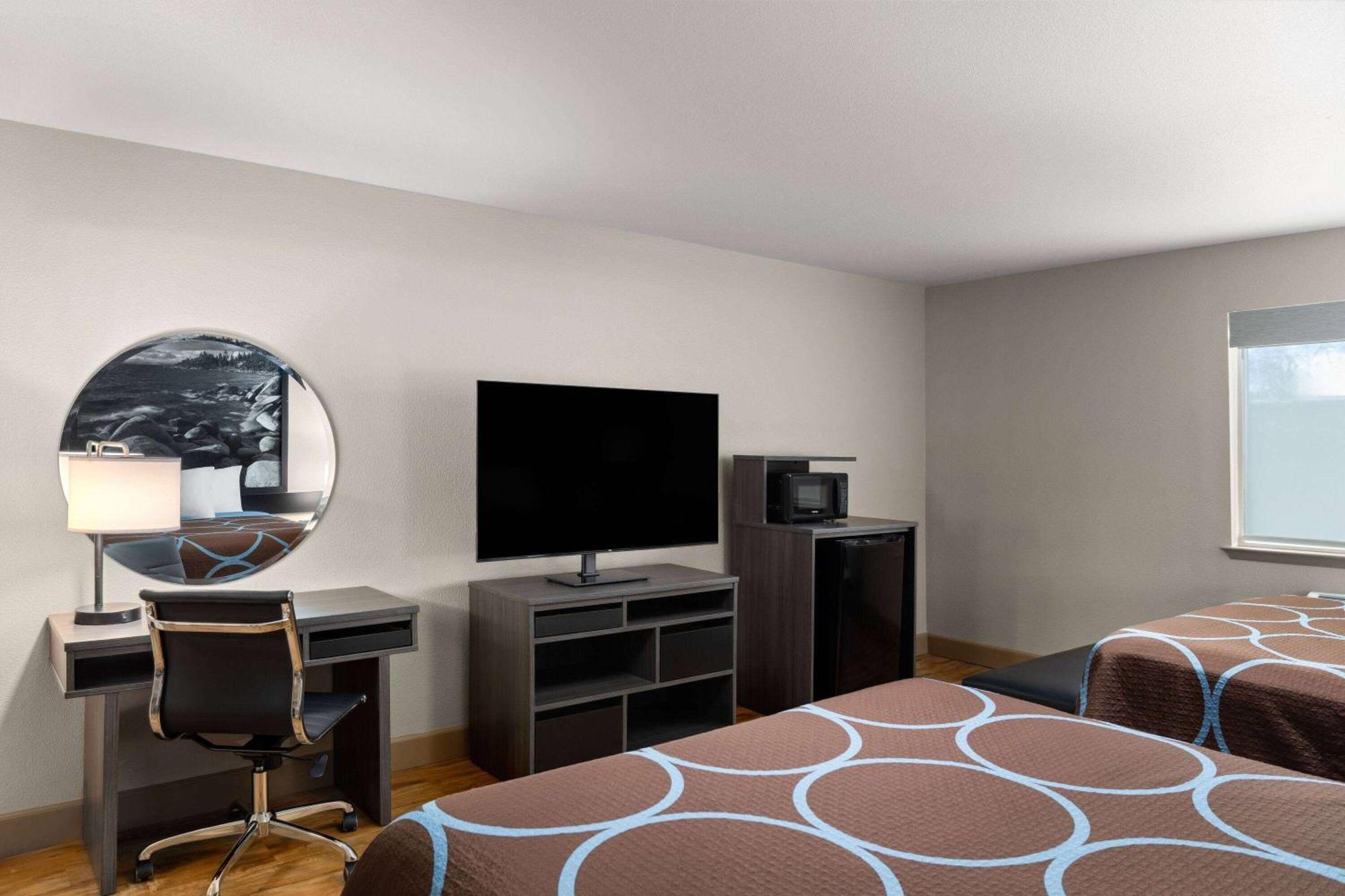 Super 8 By Wyndham 3*