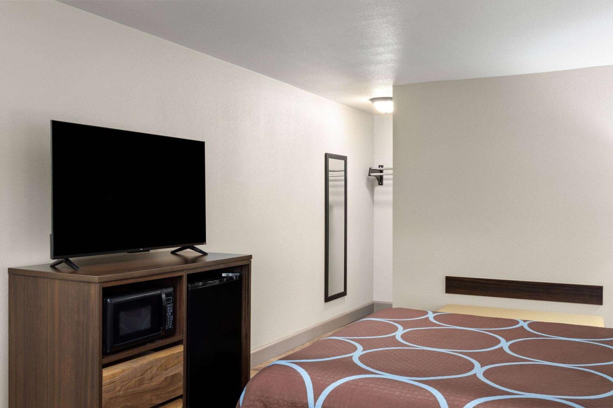 Super 8 By Wyndham
